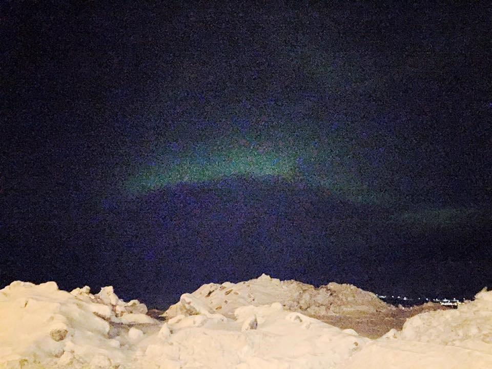 På vei hjem fikk Ellinor endelig oppleve nordlyset i Tromsø.